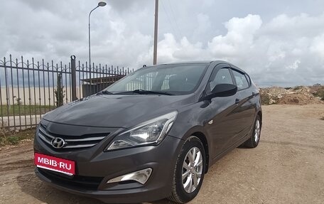 Hyundai Solaris II рестайлинг, 2014 год, 1 050 000 рублей, 1 фотография