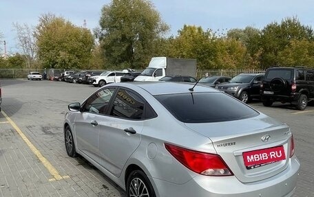 Hyundai Solaris II рестайлинг, 2015 год, 950 000 рублей, 1 фотография
