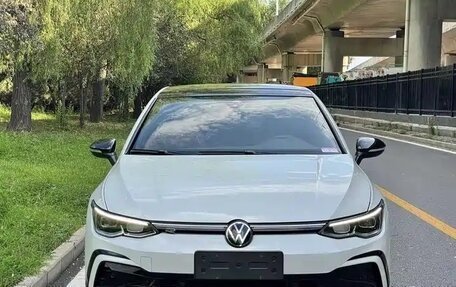 Volkswagen Golf VIII, 2021 год, 1 744 000 рублей, 2 фотография
