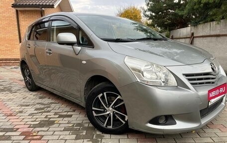 Toyota Verso I, 2010 год, 995 000 рублей, 20 фотография