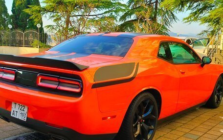 Dodge Challenger III рестайлинг 2, 2019 год, 4 100 000 рублей, 6 фотография