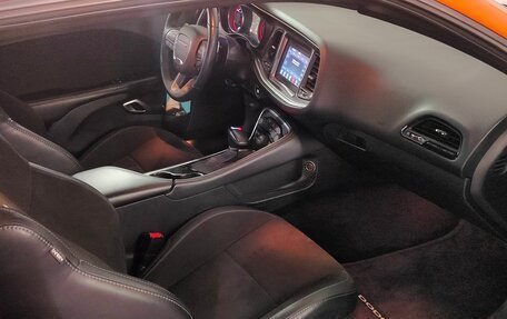 Dodge Challenger III рестайлинг 2, 2019 год, 4 100 000 рублей, 12 фотография