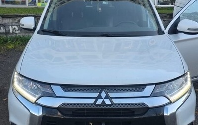 Mitsubishi Outlander III рестайлинг 3, 2019 год, 2 190 000 рублей, 1 фотография