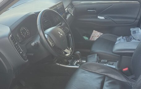 Mitsubishi Outlander III рестайлинг 3, 2019 год, 2 190 000 рублей, 7 фотография