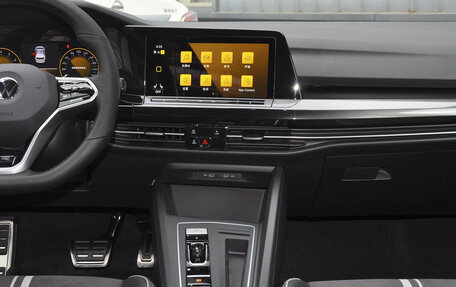 Volkswagen Golf VIII, 2022 год, 2 099 999 рублей, 12 фотография