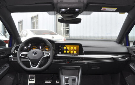 Volkswagen Golf VIII, 2022 год, 2 099 999 рублей, 11 фотография