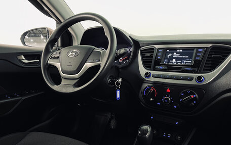 Hyundai Solaris II рестайлинг, 2018 год, 1 290 000 рублей, 11 фотография