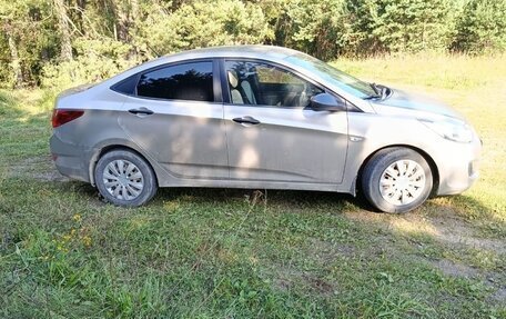 Hyundai Solaris II рестайлинг, 2011 год, 650 000 рублей, 4 фотография