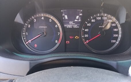 Hyundai Solaris II рестайлинг, 2011 год, 650 000 рублей, 6 фотография