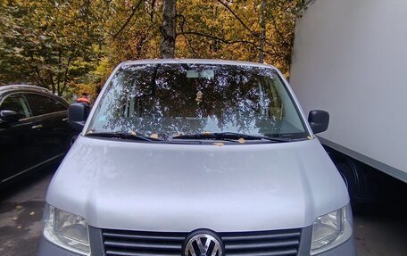 Volkswagen Transporter T5 рестайлинг, 2004 год, 1 100 000 рублей, 1 фотография