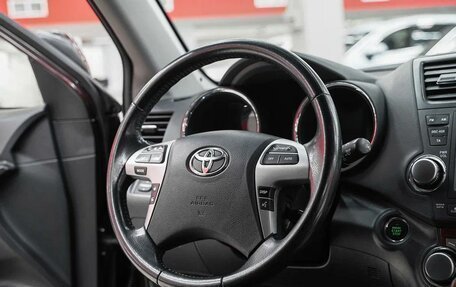 Toyota Highlander III, 2013 год, 1 990 000 рублей, 7 фотография