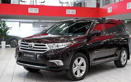 Toyota Highlander III, 2013 год, 1 990 000 рублей, 5 фотография