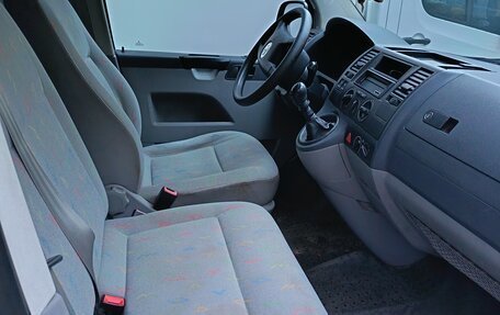 Volkswagen Transporter T5 рестайлинг, 2004 год, 1 100 000 рублей, 6 фотография