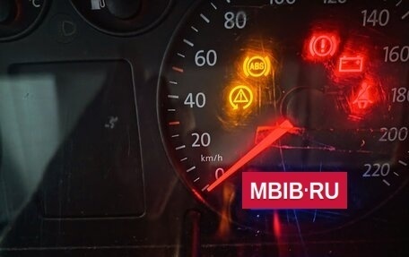 Volkswagen Transporter T5 рестайлинг, 2004 год, 1 100 000 рублей, 12 фотография