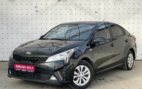 KIA Rio IV, 2021 год, 1 800 000 рублей, 1 фотография