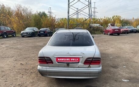 Mercedes-Benz E-Класс, 2000 год, 250 000 рублей, 4 фотография
