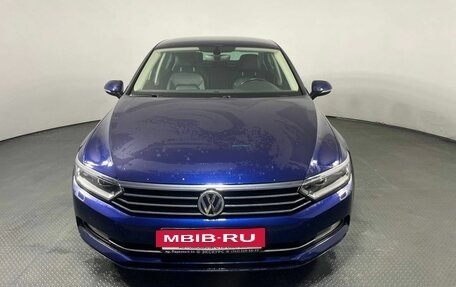 Volkswagen Passat B8 рестайлинг, 2019 год, 1 820 000 рублей, 2 фотография