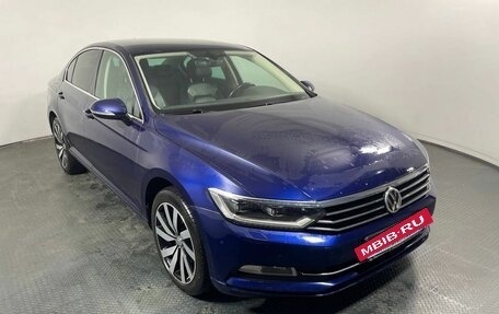 Volkswagen Passat B8 рестайлинг, 2019 год, 1 820 000 рублей, 3 фотография