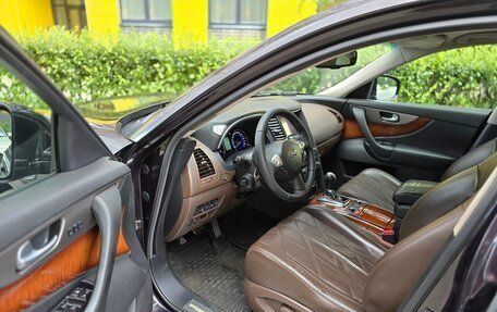 Infiniti QX70, 2013 год, 1 950 000 рублей, 14 фотография