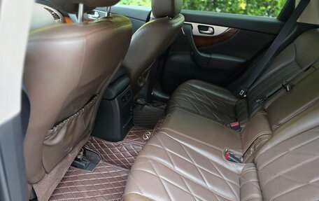 Infiniti QX70, 2013 год, 1 950 000 рублей, 10 фотография