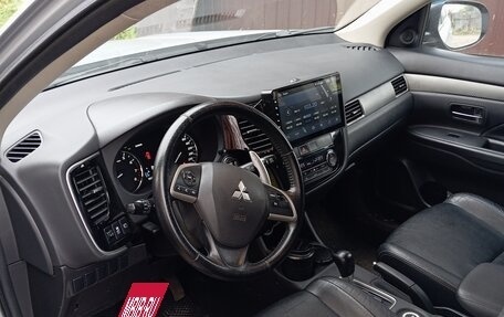 Mitsubishi Outlander III рестайлинг 3, 2012 год, 1 250 000 рублей, 5 фотография