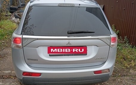 Mitsubishi Outlander III рестайлинг 3, 2012 год, 1 250 000 рублей, 3 фотография