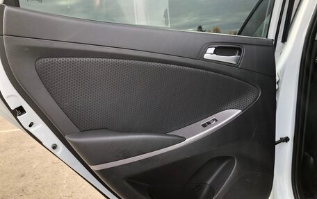 Hyundai Solaris II рестайлинг, 2015 год, 925 000 рублей, 17 фотография