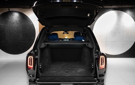Rolls-Royce Cullinan, 2025 год, 75 000 000 рублей, 5 фотография