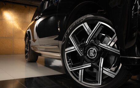 Rolls-Royce Cullinan, 2025 год, 75 000 000 рублей, 6 фотография
