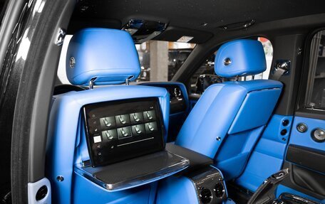 Rolls-Royce Cullinan, 2025 год, 75 000 000 рублей, 16 фотография