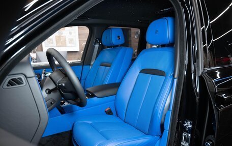 Rolls-Royce Cullinan, 2025 год, 75 000 000 рублей, 14 фотография