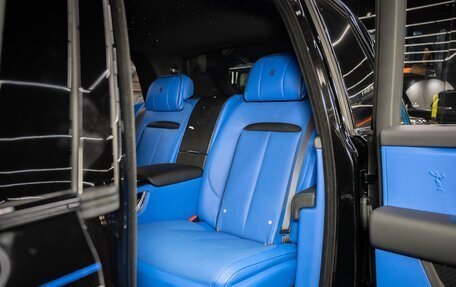 Rolls-Royce Cullinan, 2025 год, 75 000 000 рублей, 15 фотография