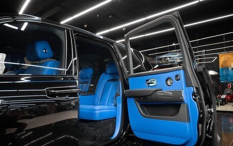 Rolls-Royce Cullinan, 2025 год, 75 000 000 рублей, 13 фотография