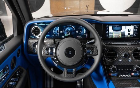 Rolls-Royce Cullinan, 2025 год, 75 000 000 рублей, 30 фотография
