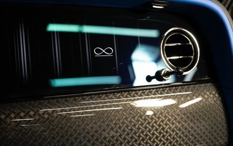 Rolls-Royce Cullinan, 2025 год, 75 000 000 рублей, 38 фотография