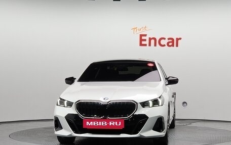 BMW 5 серия, 2024 год, 5 512 000 рублей, 2 фотография