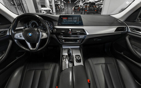 BMW 5 серия, 2019 год, 2 440 000 рублей, 8 фотография