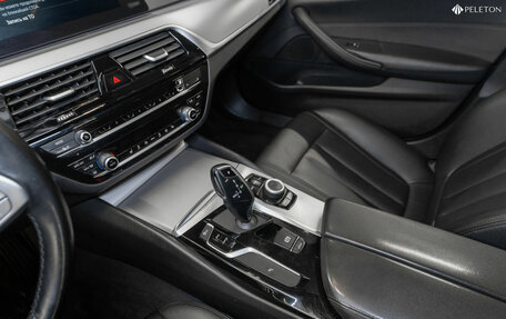 BMW 5 серия, 2019 год, 2 440 000 рублей, 14 фотография