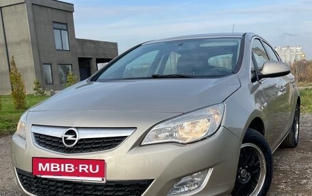 Opel Astra J, 2011 год, 750 000 рублей, 9 фотография