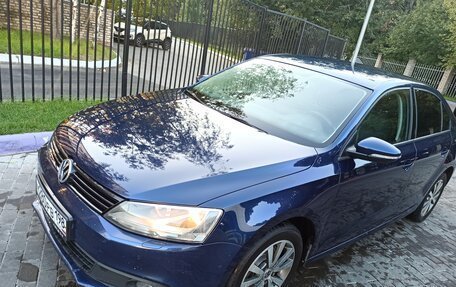 Volkswagen Jetta VI, 2014 год, 1 010 000 рублей, 2 фотография