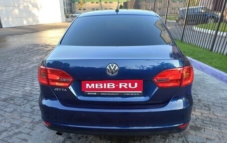 Volkswagen Jetta VI, 2014 год, 1 010 000 рублей, 4 фотография