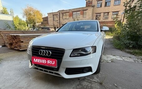 Audi A4, 2011 год, 1 075 000 рублей, 2 фотография