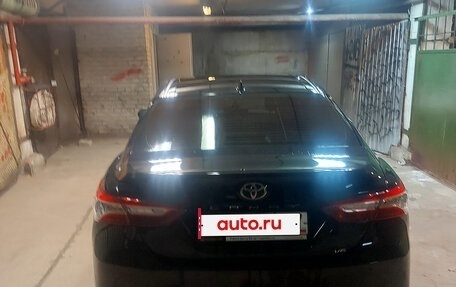 Toyota Camry, 2021 год, 3 600 000 рублей, 2 фотография