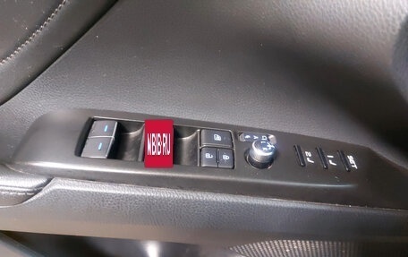 Toyota Camry, 2021 год, 3 600 000 рублей, 10 фотография