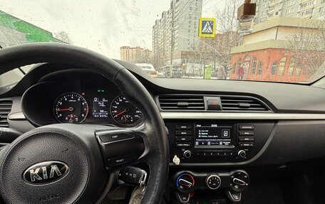 KIA Rio IV, 2018 год, 1 100 000 рублей, 10 фотография