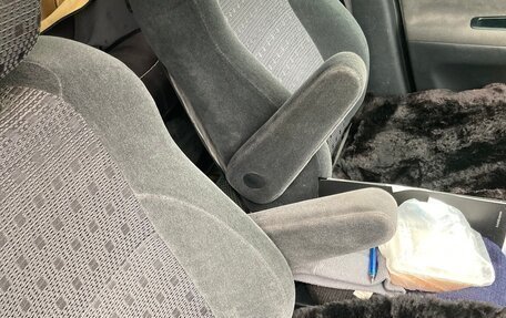 Toyota Ipsum II, 2001 год, 820 000 рублей, 10 фотография