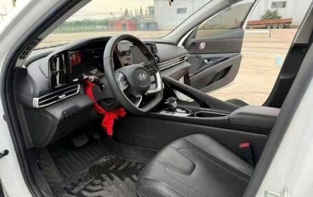 Hyundai Elantra, 2022 год, 1 650 000 рублей, 4 фотография