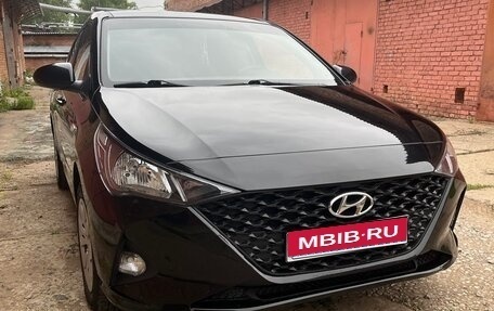 Hyundai Solaris II рестайлинг, 2021 год, 1 450 000 рублей, 1 фотография