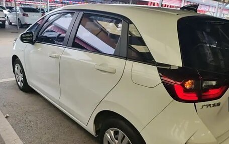 Honda Fit, 2022 год, 1 200 000 рублей, 4 фотография