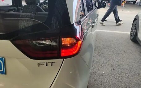 Honda Fit, 2022 год, 1 200 000 рублей, 7 фотография